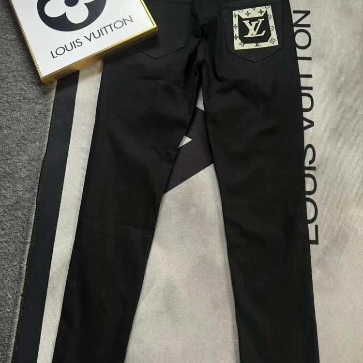 LV 7413424308