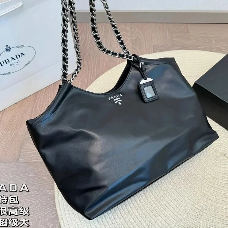 PRADA 7411538469