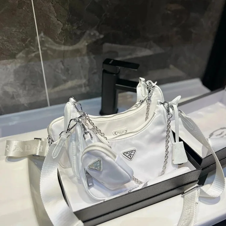 PRADA 7413376988